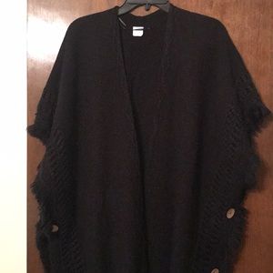 One-size black with brown accent buttons wrap